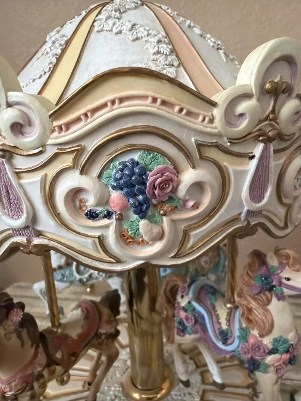 San Francisco Music Box Ltd Ed 4-Horse Carousel Color of Wind E Kamysz w/FLAWS - Picture 15 of 16
